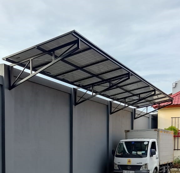 Proyek Pemasangan PLTS Atap On Grid Daya 3950 WP 